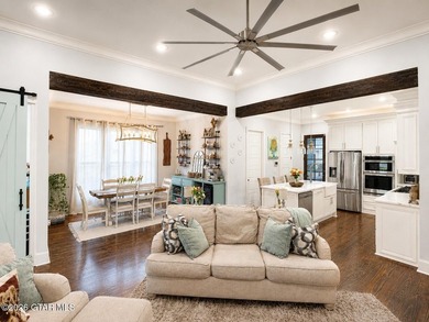 Beautiful 4-bedroom, 3-bath garden home and thoughtfully - photo 12