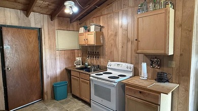 Turn Key Lake Cumberland Cottage on Large Lot w/ Storage - photo 18