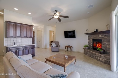 A RARE opportunity to own a single-level spacious property with - photo 12