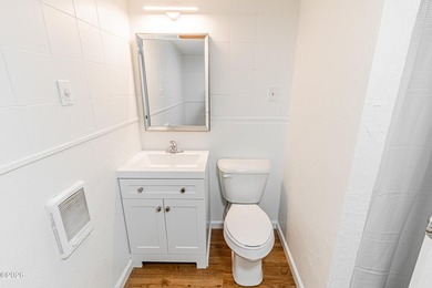 Excellent opportunity to own an Oceanview triplex in the - photo 13