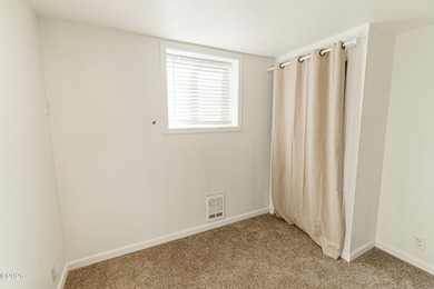 Excellent opportunity to own an Oceanview triplex in the - photo 17