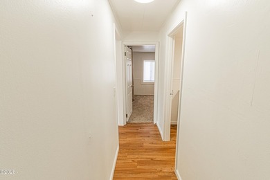 Excellent opportunity to own an Oceanview triplex in the - photo 20