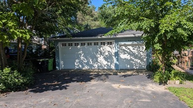 Enjoy lake living in this 2 bedroom, 1 bath ranch style home - photo 20