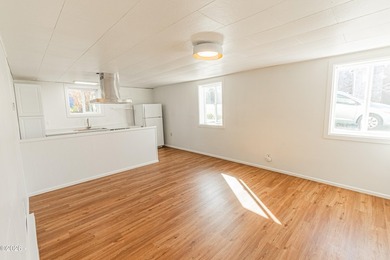 Excellent opportunity to own an Oceanview triplex in the - photo 21