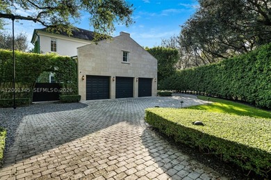 Located on one of North Pinecrest's most coveted and private - photo 22