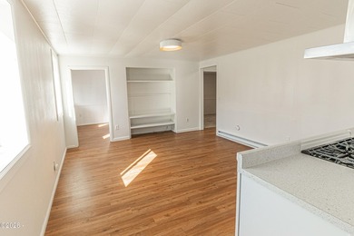 Excellent opportunity to own an Oceanview triplex in the - photo 25