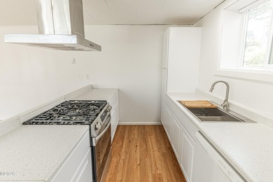Excellent opportunity to own an Oceanview triplex in the - photo 26