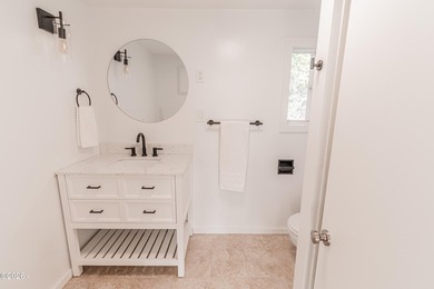 Excellent opportunity to own an Oceanview triplex in the - photo 41