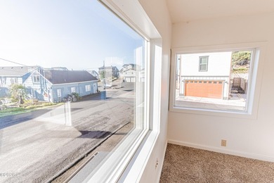 Excellent opportunity to own an Oceanview triplex in the - photo 43