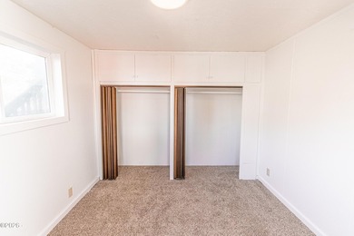 Excellent opportunity to own an Oceanview triplex in the - photo 44