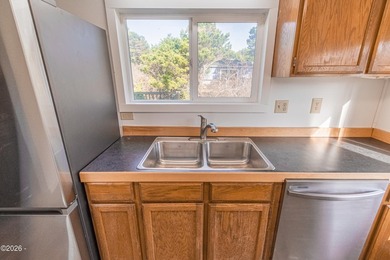 Excellent opportunity to own an Oceanview triplex in the - photo 48