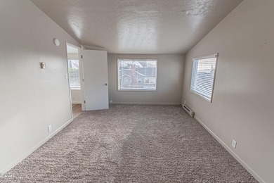 Excellent opportunity to own an Oceanview triplex in the - photo 50