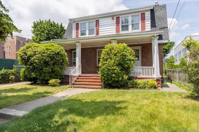 Detached, brick, single-family house in highly sought-after - photo 1
