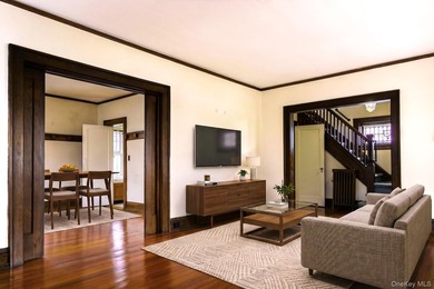 Detached, brick, single-family house in highly sought-after - photo 3