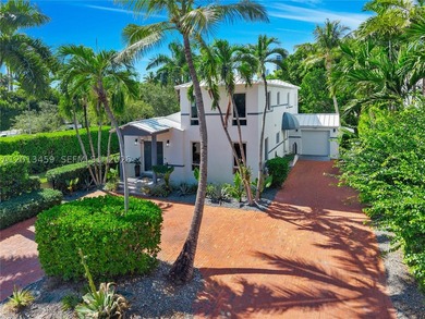 A CAPTIVATING BLEND OF MED-DECO CHARM & CONTEMPORARY COMFORT IN - photo 2