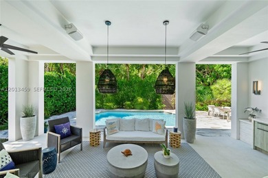 A CAPTIVATING BLEND OF MED-DECO CHARM & CONTEMPORARY COMFORT IN - photo 6