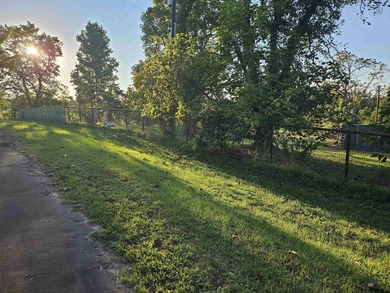 (private lake, pond, creek) Acreage For Sale in Arp Texas