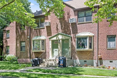 Welcoming 1-bedroom lower located in desirable Beech Hills - photo 1
