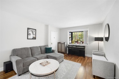 Welcoming 1-bedroom lower located in desirable Beech Hills - photo 3