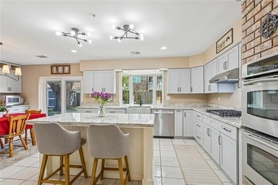 Located in the sought after neighborhood of Chateau Estates, a - photo 11