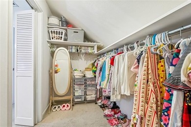 Located in the sought after neighborhood of Chateau Estates, a - photo 25