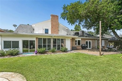 Located in the sought after neighborhood of Chateau Estates, a - photo 29
