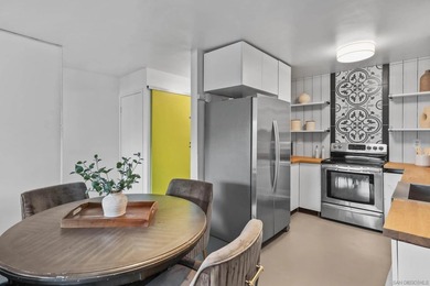 Light and bright, this move-in ready unit is filled with natural - photo 7