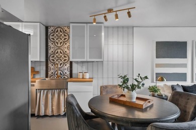 Light and bright, this move-in ready unit is filled with natural - photo 8