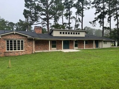 (private lake, pond, coastal) Home For Sale in Cairo Georgia