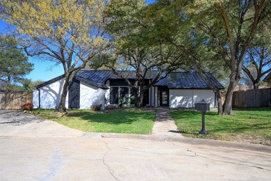 Updated single-story home located on a large, wooded cul-de-sac - photo 2