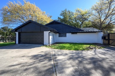 Updated single-story home located on a large, wooded cul-de-sac - photo 3