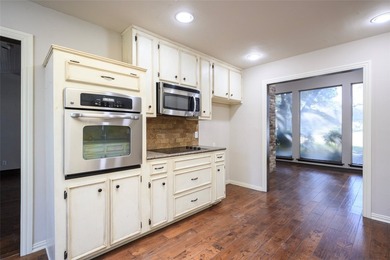 Updated single-story home located on a large, wooded cul-de-sac - photo 10