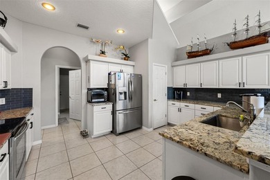 Under contract-accepting backup offers. Sunset views, private - photo 9