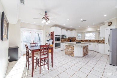 Every turn in this impeccably designed, Southland Hills home - photo 12