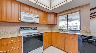 Unlock the potential of this 3-bedroom, 2-bath pool home ideally - photo 5