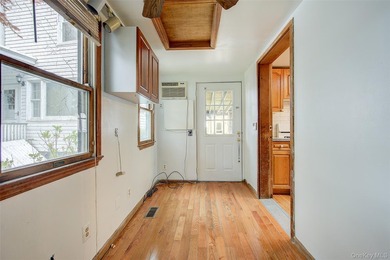 Charming semi-detached home in Whitestone. Main level features a - photo 16