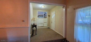 Charming Lake-Adjacent Ranch in a Private Mountain Community - photo 19