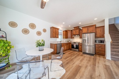 Tucked into a private, pie-shaped .32-acre setting, this nearly - photo 19