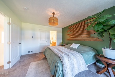 Tucked into a private, pie-shaped .32-acre setting, this nearly - photo 21