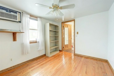 Charming semi-detached home in Whitestone. Main level features a - photo 25