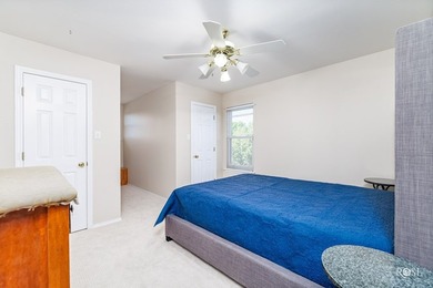 Every turn in this impeccably designed, Southland Hills home - photo 28