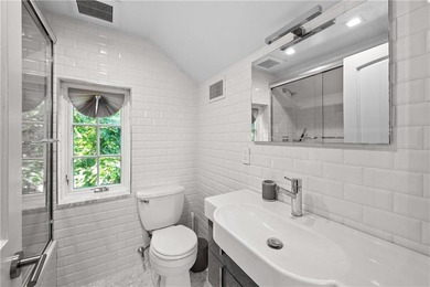 Emerson Hill Staten Island- Chance of a lifetime to own a fully - photo 31