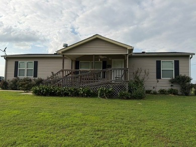 WELL CARED FOR AND LOVED! Immaculate 3/2 DWMH, 2014, Split Floor - photo 2