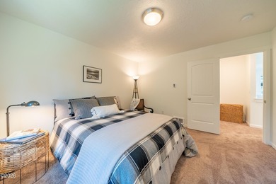 Tucked into a private, pie-shaped .32-acre setting, this nearly - photo 36