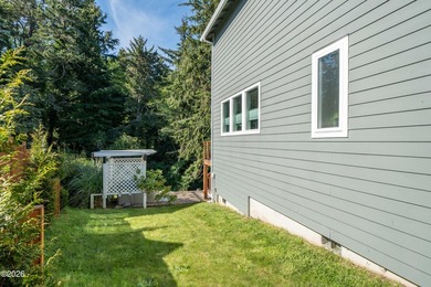 Tucked into a private, pie-shaped .32-acre setting, this nearly - photo 41