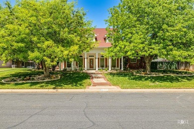 Every turn in this impeccably designed, Southland Hills home - photo 42