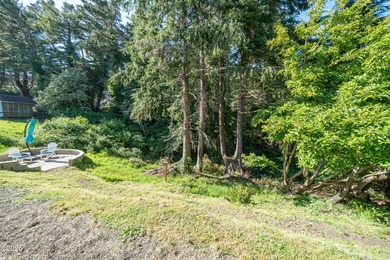 Tucked into a private, pie-shaped .32-acre setting, this nearly - photo 45