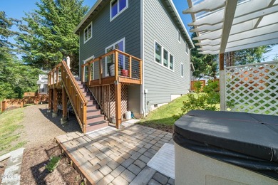 Tucked into a private, pie-shaped .32-acre setting, this nearly - photo 46