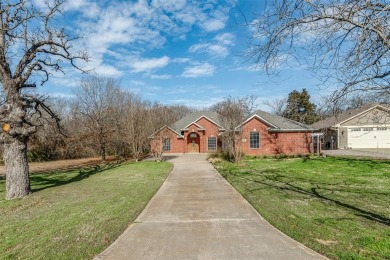 Lake Home For Sale in Gainesville, Texas