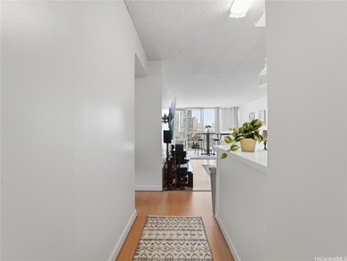 Motivated Seller!! Don't miss this well-maintained 2 bed/2 bath - photo 3